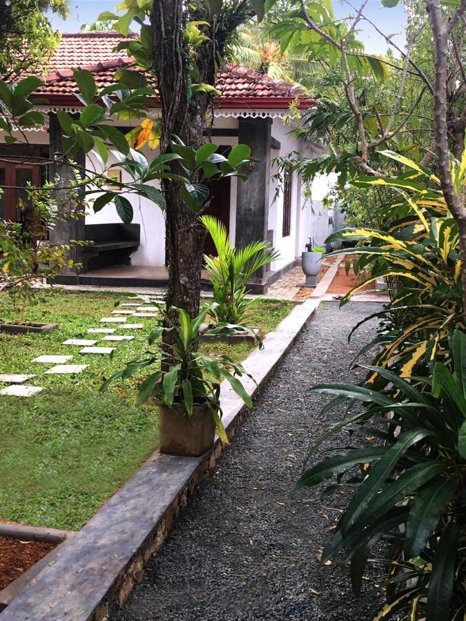 Triple Edge Villa Unawatuna Exterior foto